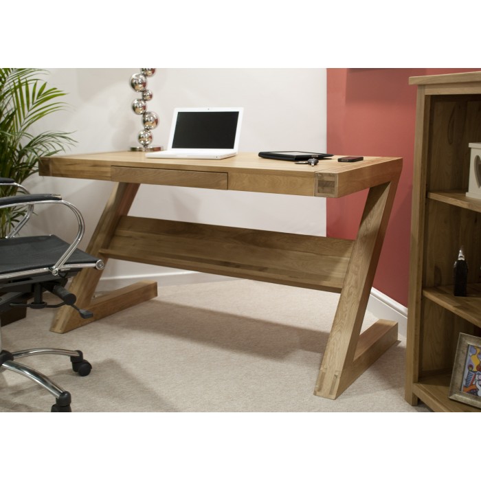 Computer deals modern desk